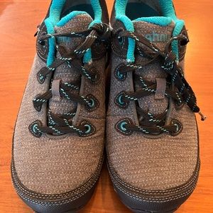 Ahnu Sugarpine Waterproof Low top hiking Sneaker shoes Vibram size 8.5